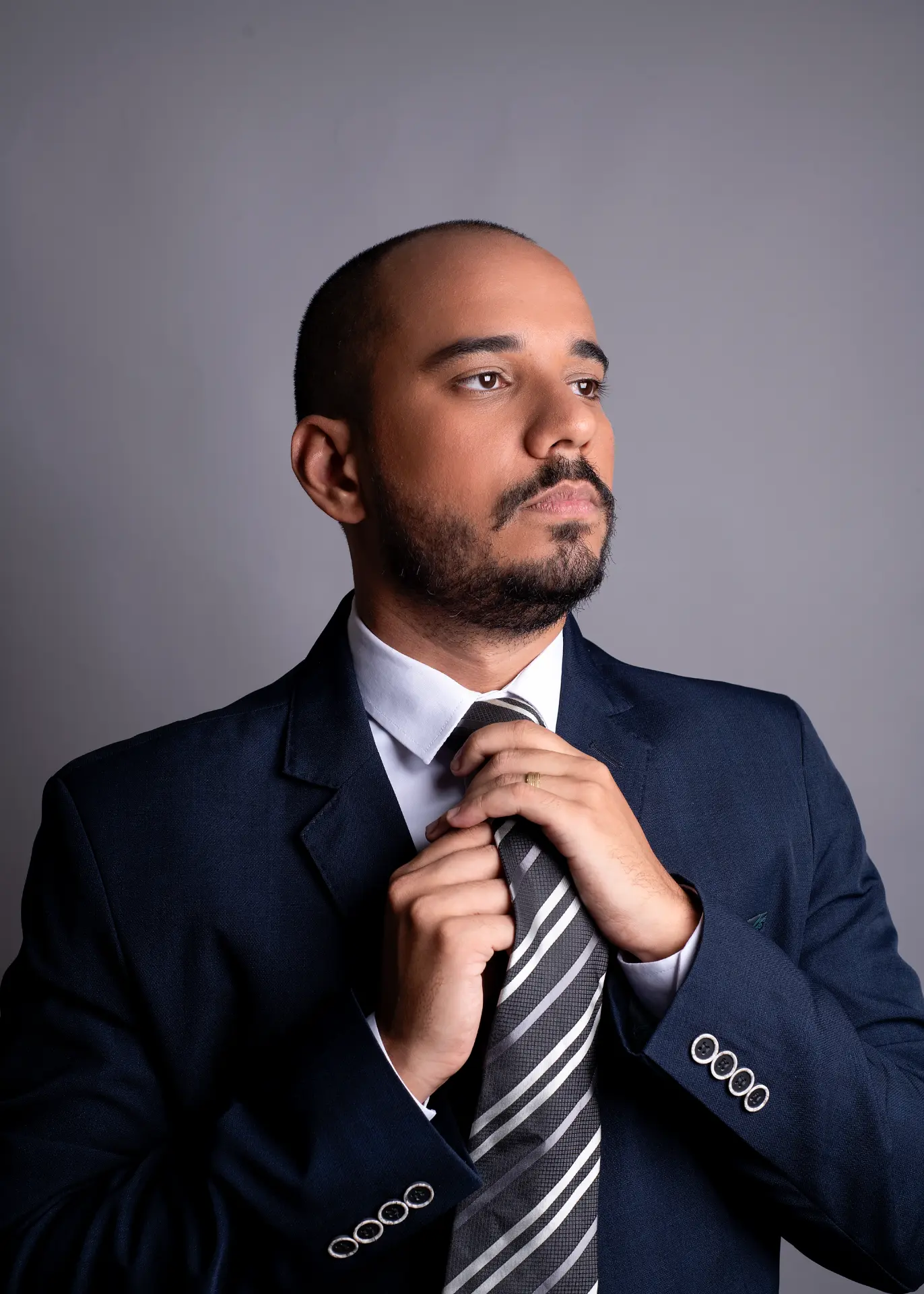 Dr. Carlos Omar Queiroz, advogado responsável pelo escritório